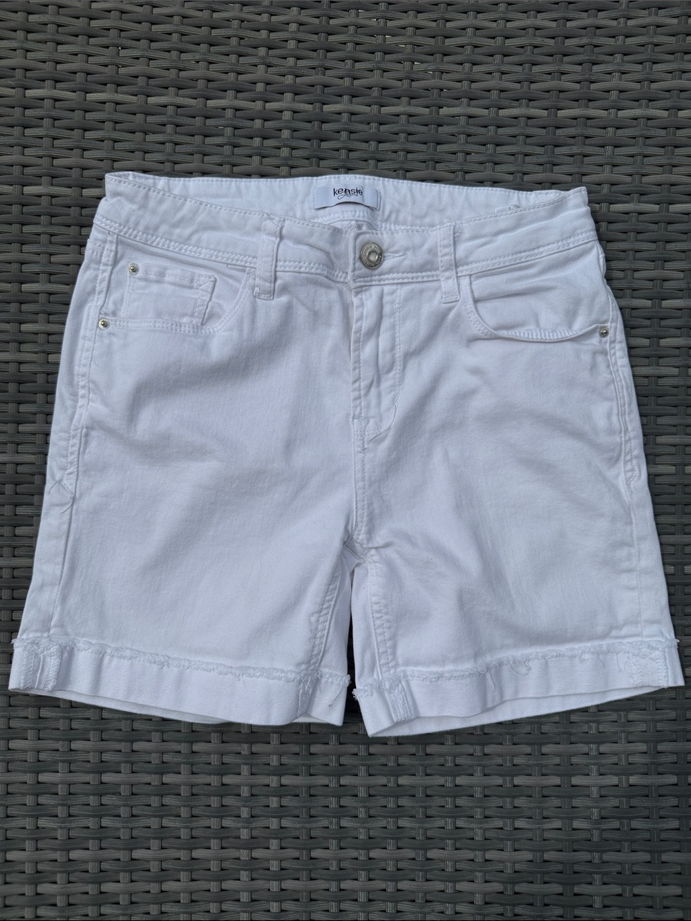Kensie Jeans White Casual Shorts - Size 2 / 26